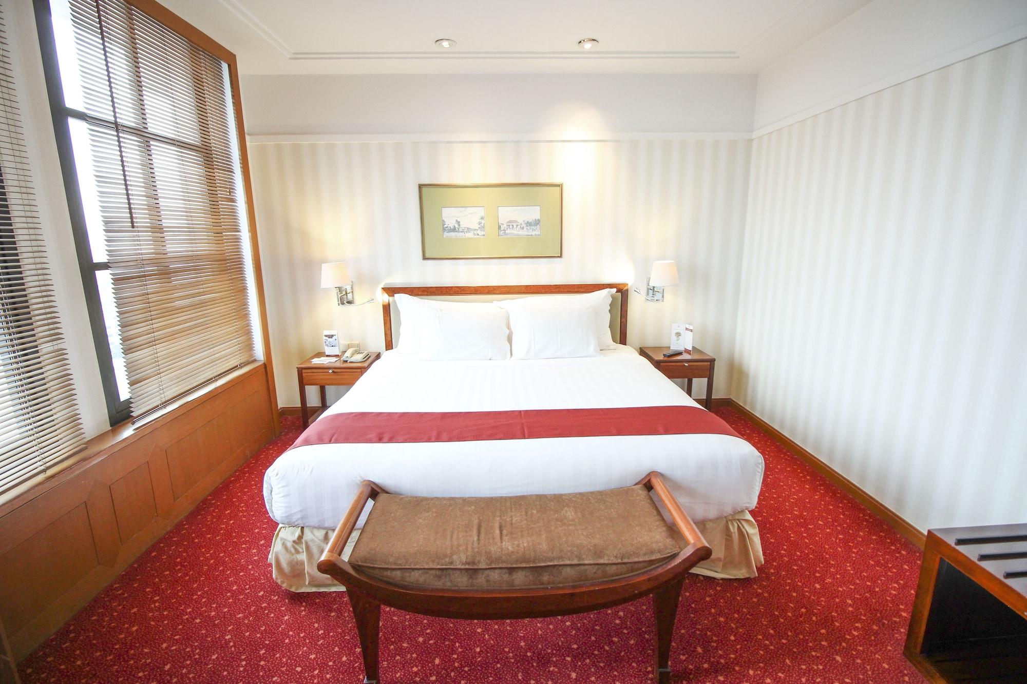 Redtop Hotel & Convention Center Jakarta Exterior photo