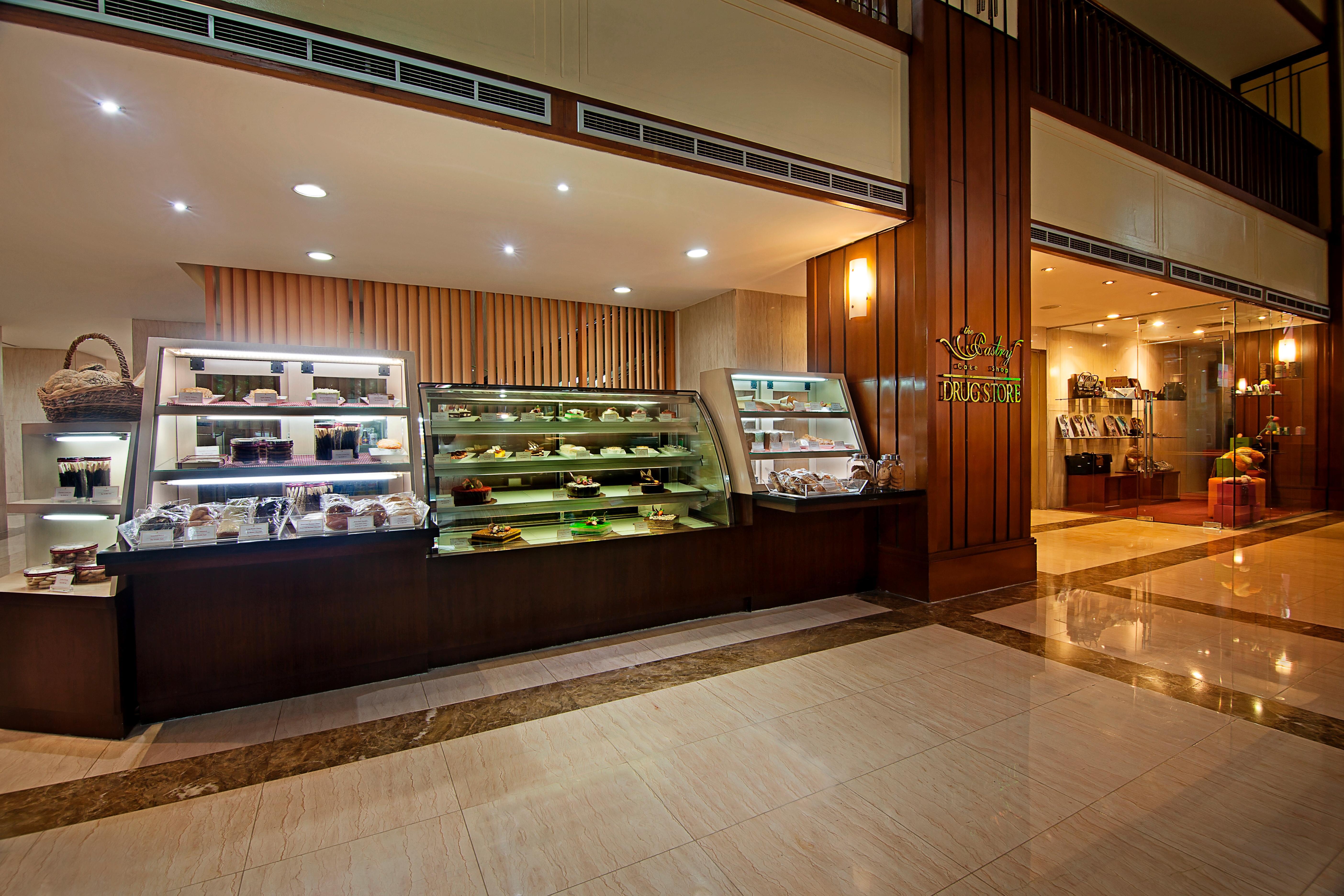 Redtop Hotel & Convention Center Jakarta Exterior photo