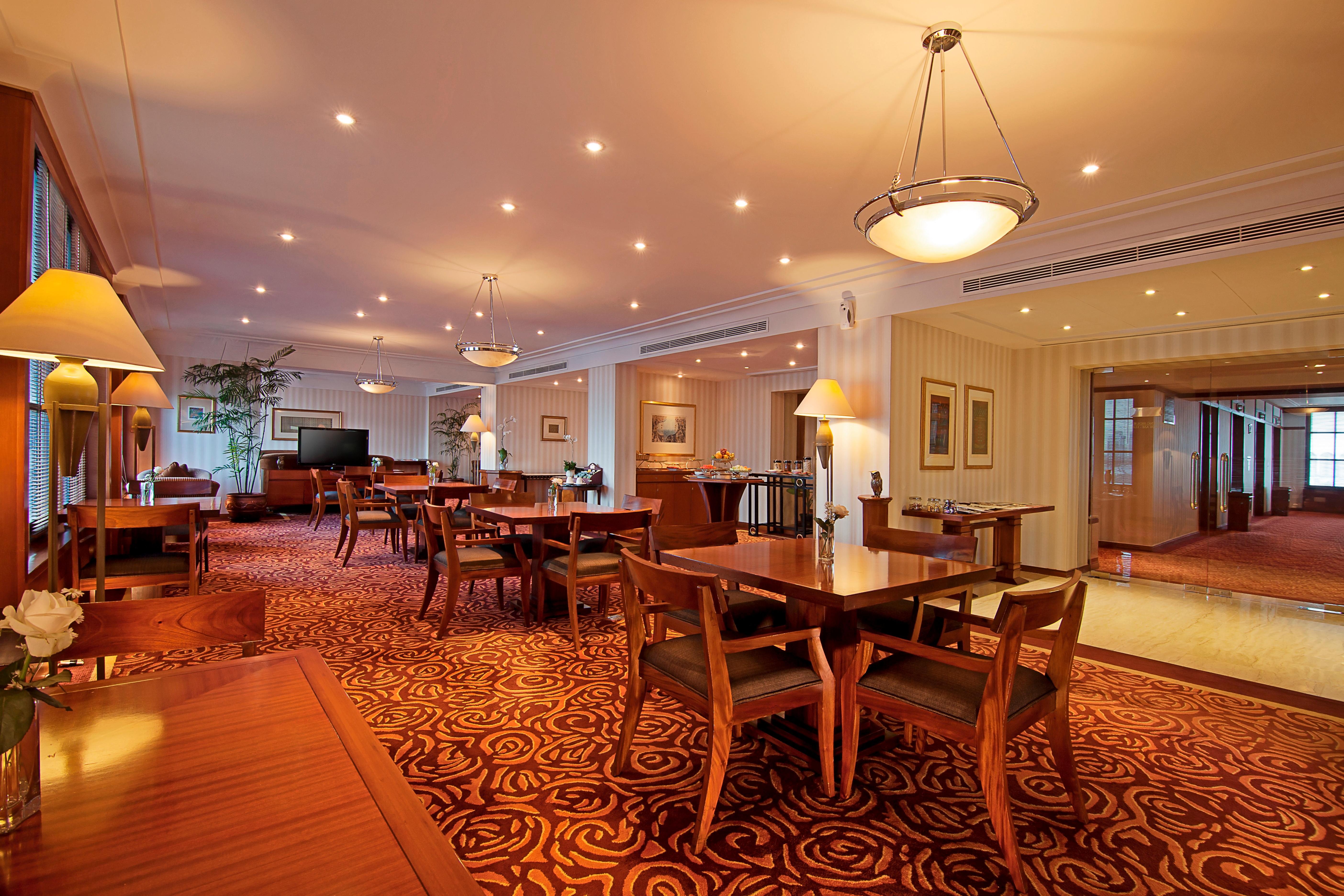 Redtop Hotel & Convention Center Jakarta Exterior photo
